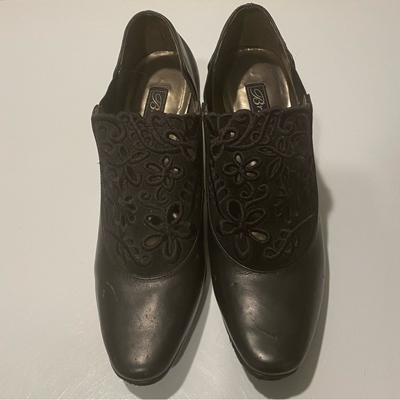 Brighton Shoes - Brighton Black Floral Embroidered Shoes